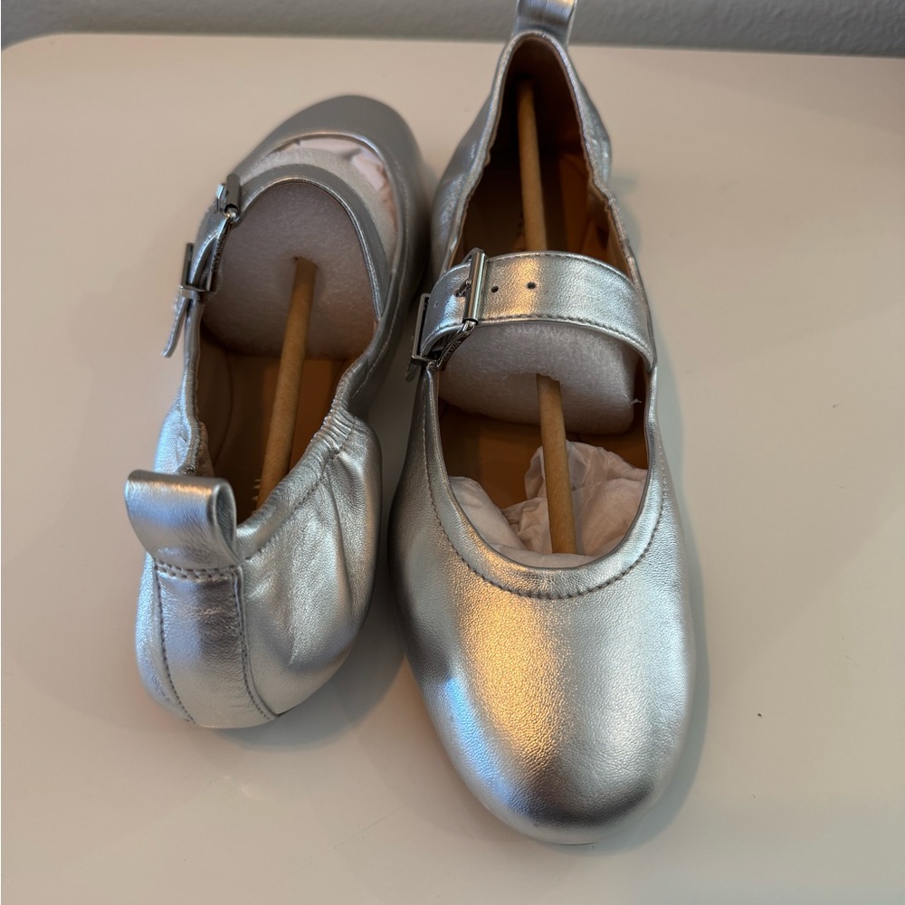 9 Women’s Cole Haan Silver Leather Ballet Shoes - NEW